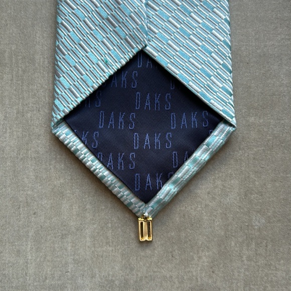 Daks - Picture 4 of 5